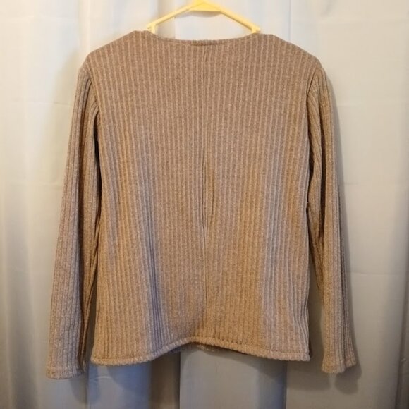 New Ribbed Knit Sweater Top XS Neutral Brown Scoop neck Long sleeve Wood buttons - Picture 7 of 9